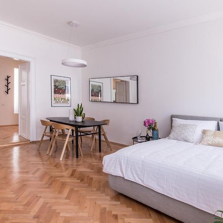 New Design Apt - Central Location Wenceslas Square Praga Esterno foto